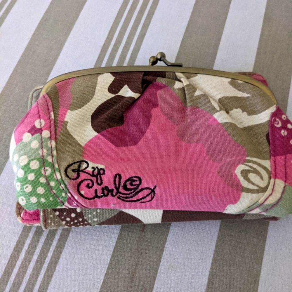 - Rip Curl Wallet